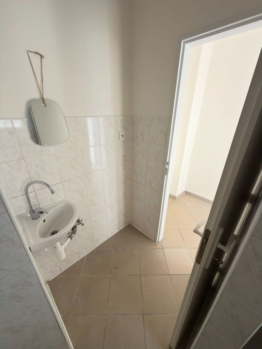 Pronájem bytu 1+kk 18 m², Zbynická, Praha, Praha Pronájem bytu 1+kk 18 m², Zbynická, Praha, Praha