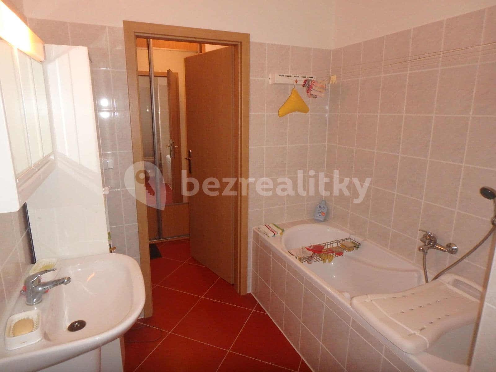 Pronájem bytu 2+kk 43 m², U Nemocnice, Jilemnice, Liberecký kraj Pronájem bytu 2+kk 43 m², U Nemocnice, Jilemnice, Liberecký kraj