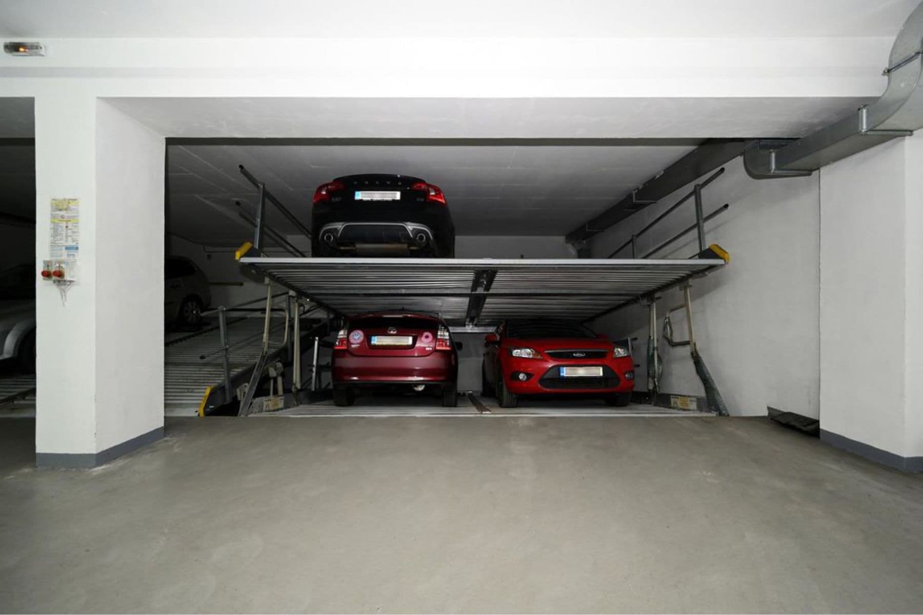 Pronájem garáže 10 m², Voroněžská, Praha, Praha Pronájem garáže 10 m², Voroněžská, Praha, Praha