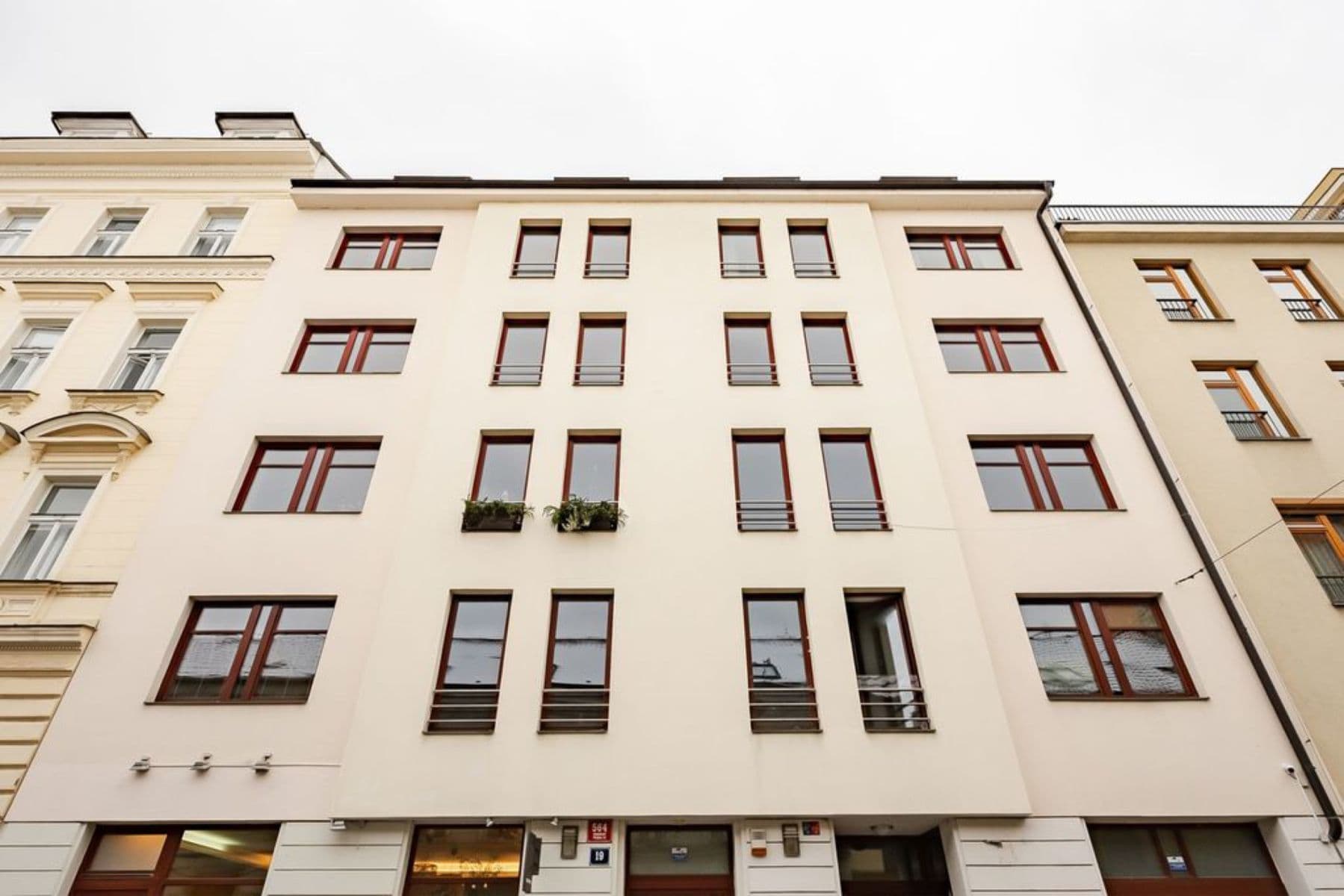 Pronájem garáže 10 m², Voroněžská, Praha, Praha Pronájem garáže 10 m², Voroněžská, Praha, Praha