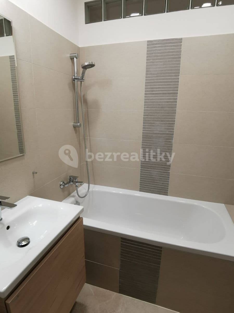 Pronájem bytu 3+1 64 m², Brigádníků, Praha, Praha Pronájem bytu 3+1 64 m², Brigádníků, Praha, Praha