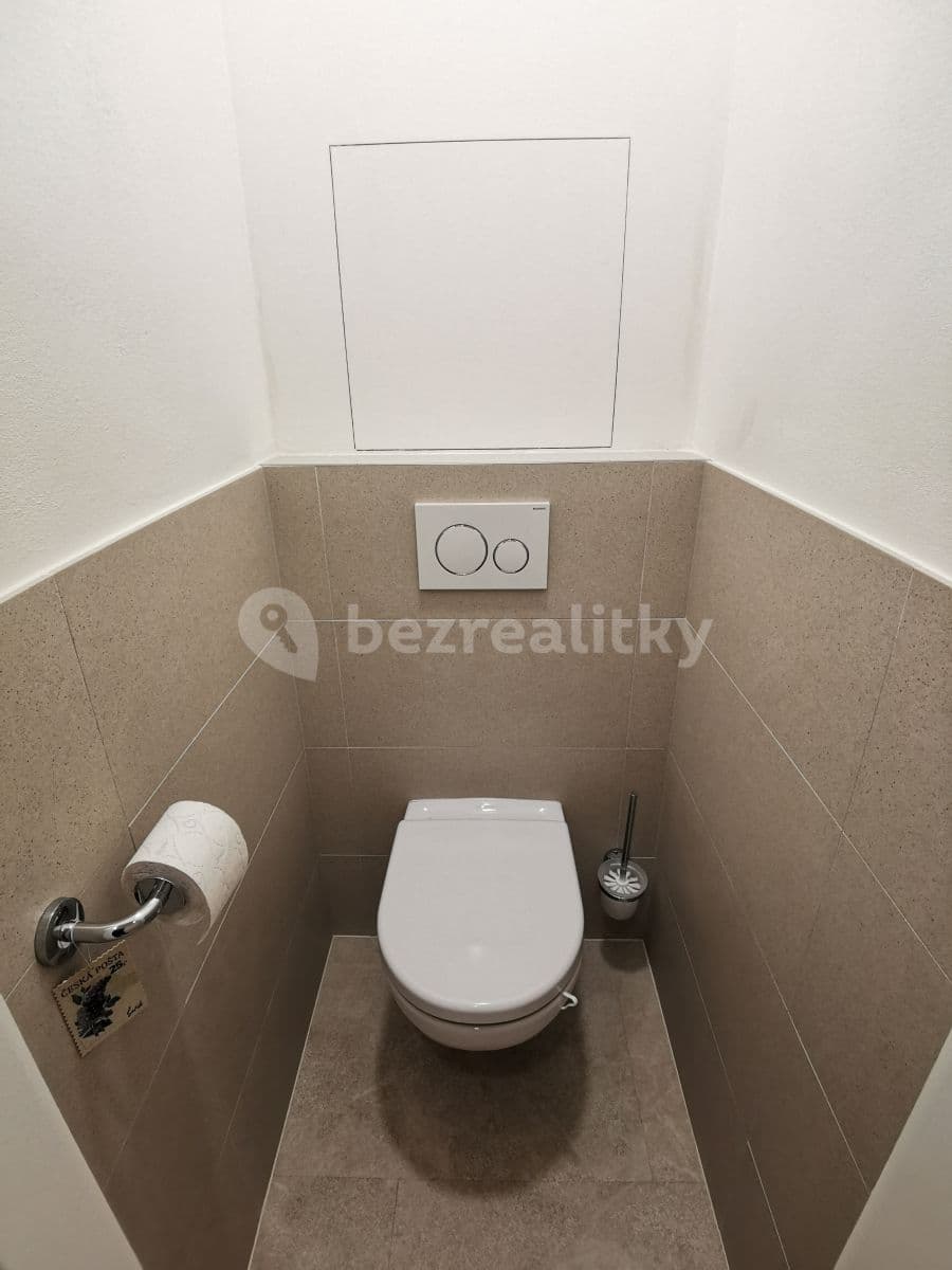 Pronájem bytu 3+1 64 m², Brigádníků, Praha, Praha Pronájem bytu 3+1 64 m², Brigádníků, Praha, Praha