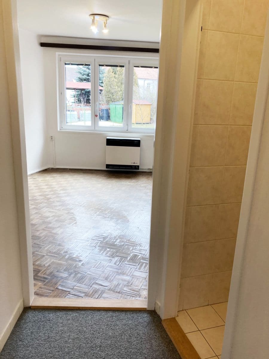 Prodej bytu 1+kk 26 m², Nádražní, Jindřichův Hradec, Jihočeský kraj Prodej bytu 1+kk 26 m², Nádražní, Jindřichův Hradec, Jihočeský kraj