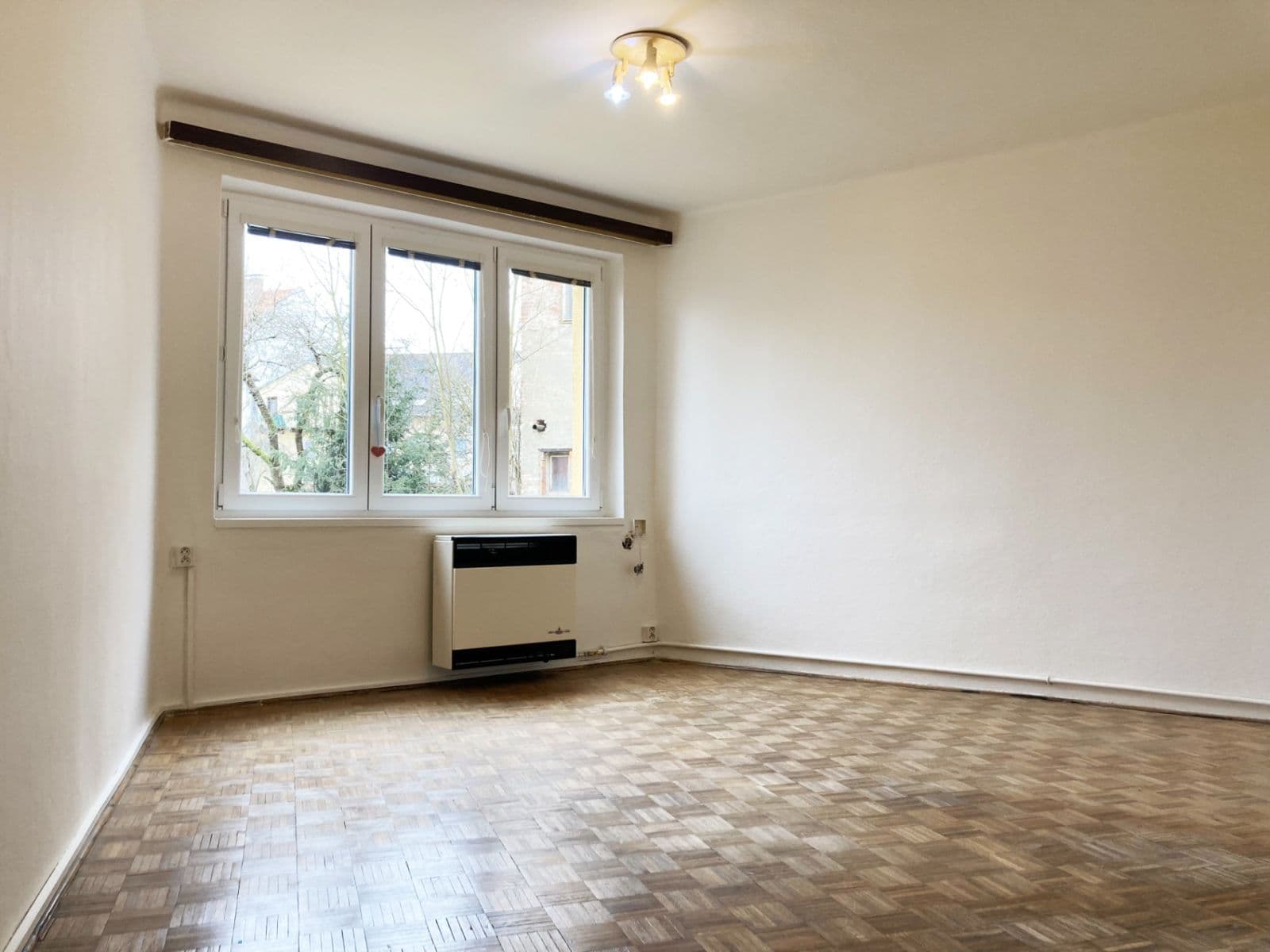 Prodej bytu 1+kk 26 m², Nádražní, Jindřichův Hradec, Jihočeský kraj Prodej bytu 1+kk 26 m², Nádražní, Jindřichův Hradec, Jihočeský kraj