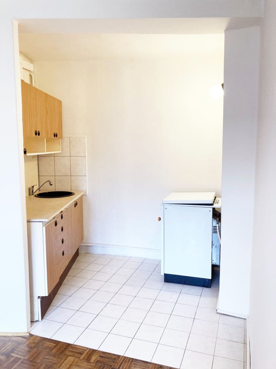 Prodej bytu 1+kk 26 m², Nádražní, Jindřichův Hradec, Jihočeský kraj Prodej bytu 1+kk 26 m², Nádražní, Jindřichův Hradec, Jihočeský kraj