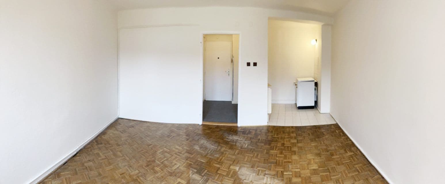 Prodej bytu 1+kk 26 m², Nádražní, Jindřichův Hradec, Jihočeský kraj Prodej bytu 1+kk 26 m², Nádražní, Jindřichův Hradec, Jihočeský kraj