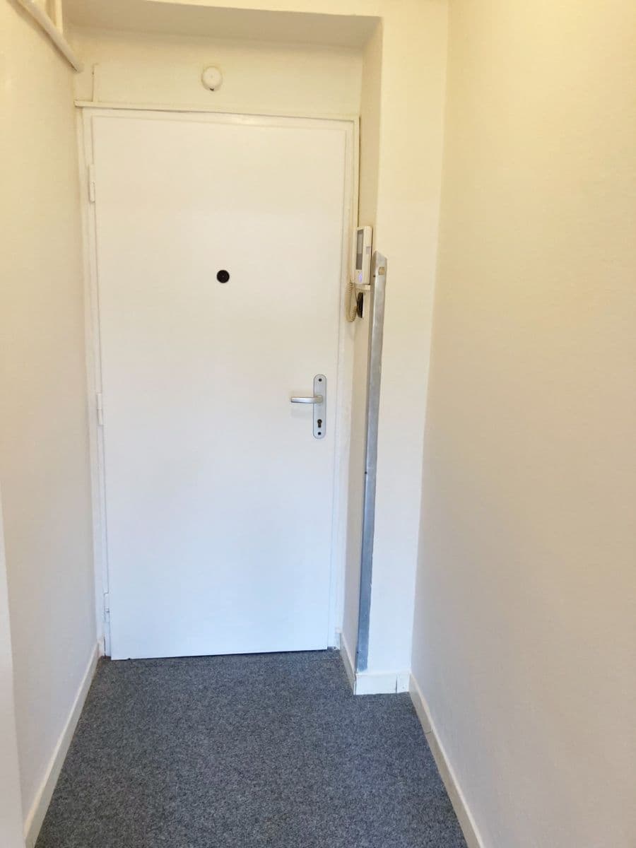Prodej bytu 1+kk 26 m², Nádražní, Jindřichův Hradec, Jihočeský kraj Prodej bytu 1+kk 26 m², Nádražní, Jindřichův Hradec, Jihočeský kraj