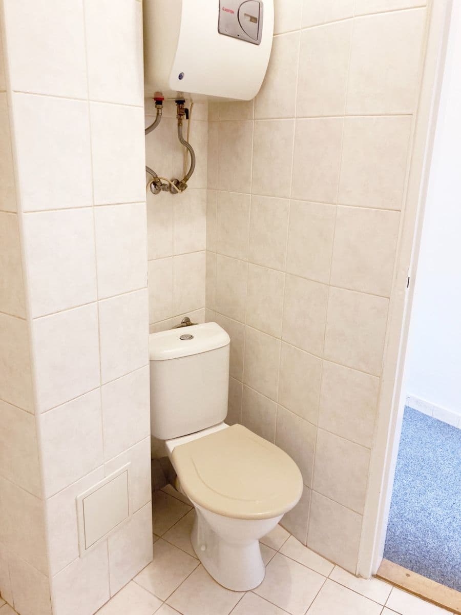 Prodej bytu 1+kk 26 m², Nádražní, Jindřichův Hradec, Jihočeský kraj Prodej bytu 1+kk 26 m², Nádražní, Jindřichův Hradec, Jihočeský kraj