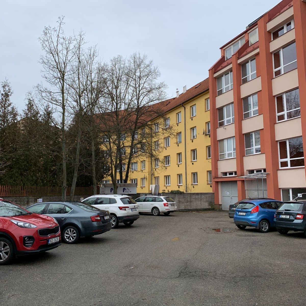 Prodej bytu 1+kk 26 m², Nádražní, Jindřichův Hradec, Jihočeský kraj Prodej bytu 1+kk 26 m², Nádražní, Jindřichův Hradec, Jihočeský kraj