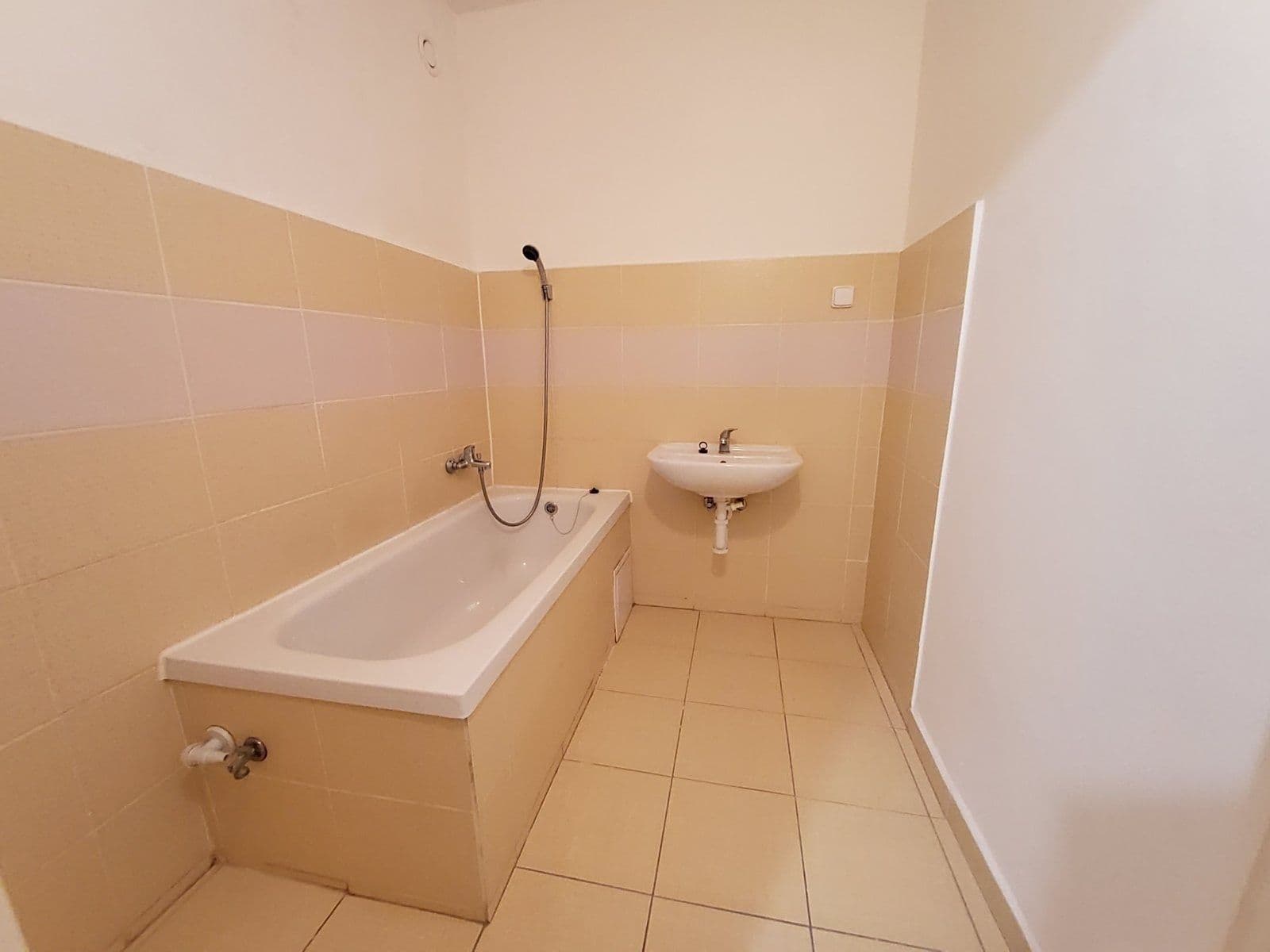 Pronájem bytu 3+1 76 m², Československé armády, Frýdek-Místek, Moravskoslezský kraj Pronájem bytu 3+1 76 m², Československé armády, Frýdek-Místek, Moravskoslezský kraj