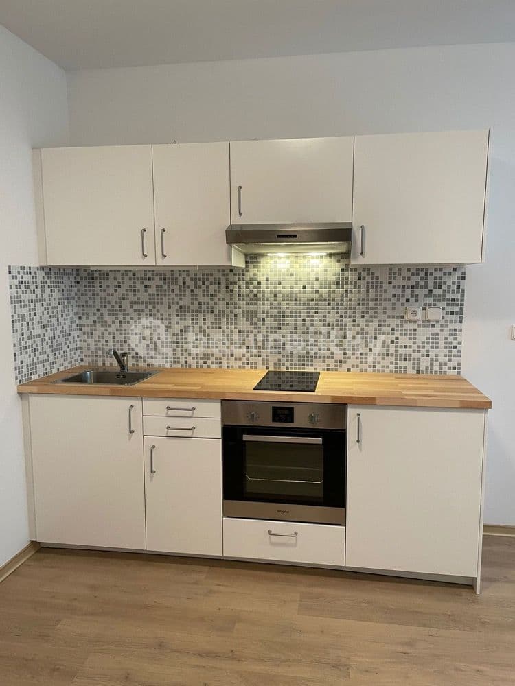Pronájem bytu 1+kk 25 m², Hlušičkova, Praha, Praha Pronájem bytu 1+kk 25 m², Hlušičkova, Praha, Praha