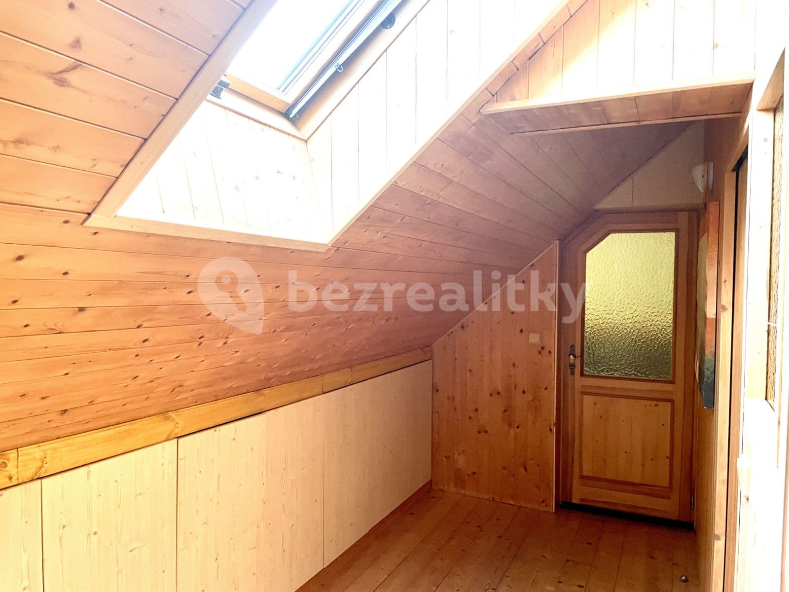 Pronájem bytu 2+kk 49 m², Hlavní, Sulice, Středočeský kraj Pronájem bytu 2+kk 49 m², Hlavní, Sulice, Středočeský kraj