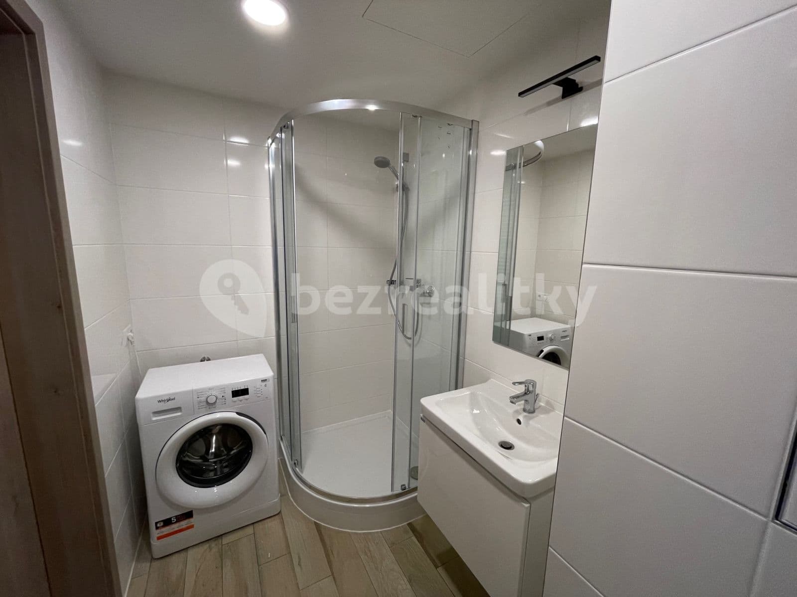 Pronájem bytu 1+kk 32 m², Do Zahrádek I, Praha, Praha Pronájem bytu 1+kk 32 m², Do Zahrádek I, Praha, Praha