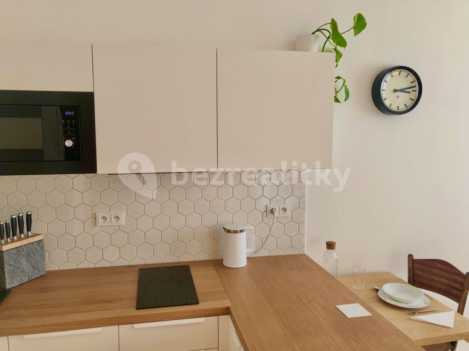 Pronájem bytu 1+kk 28 m², Lucemburská, Praha, Praha Pronájem bytu 1+kk 28 m², Lucemburská, Praha, Praha