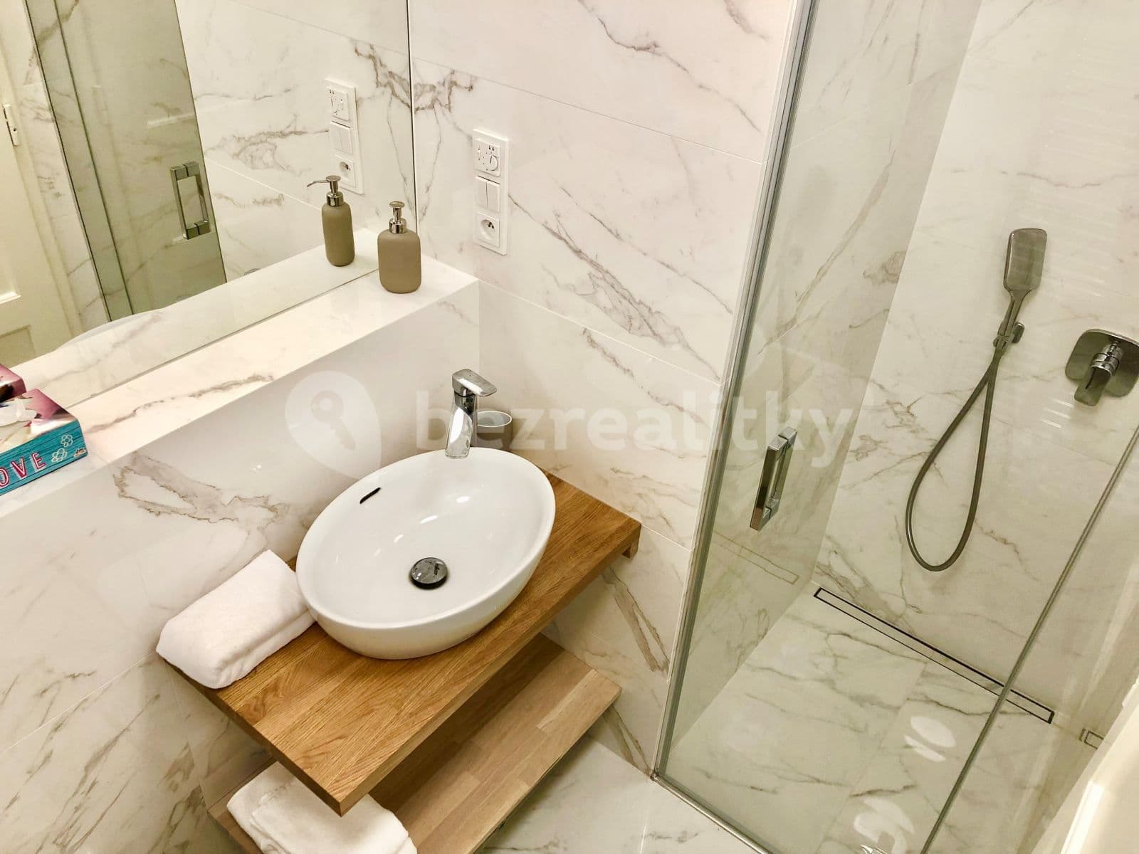 Pronájem bytu 1+kk 28 m², Lucemburská, Praha, Praha Pronájem bytu 1+kk 28 m², Lucemburská, Praha, Praha