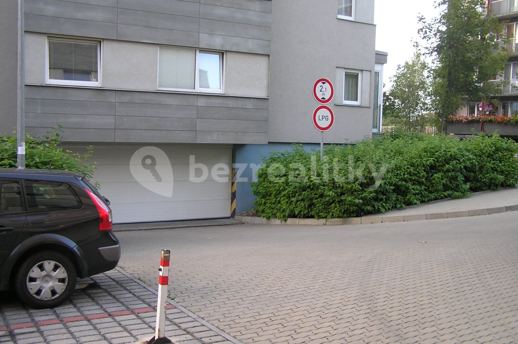 Pronájem garáže 15 m², Chotěšovská, Praha, Praha Pronájem garáže 15 m², Chotěšovská, Praha, Praha