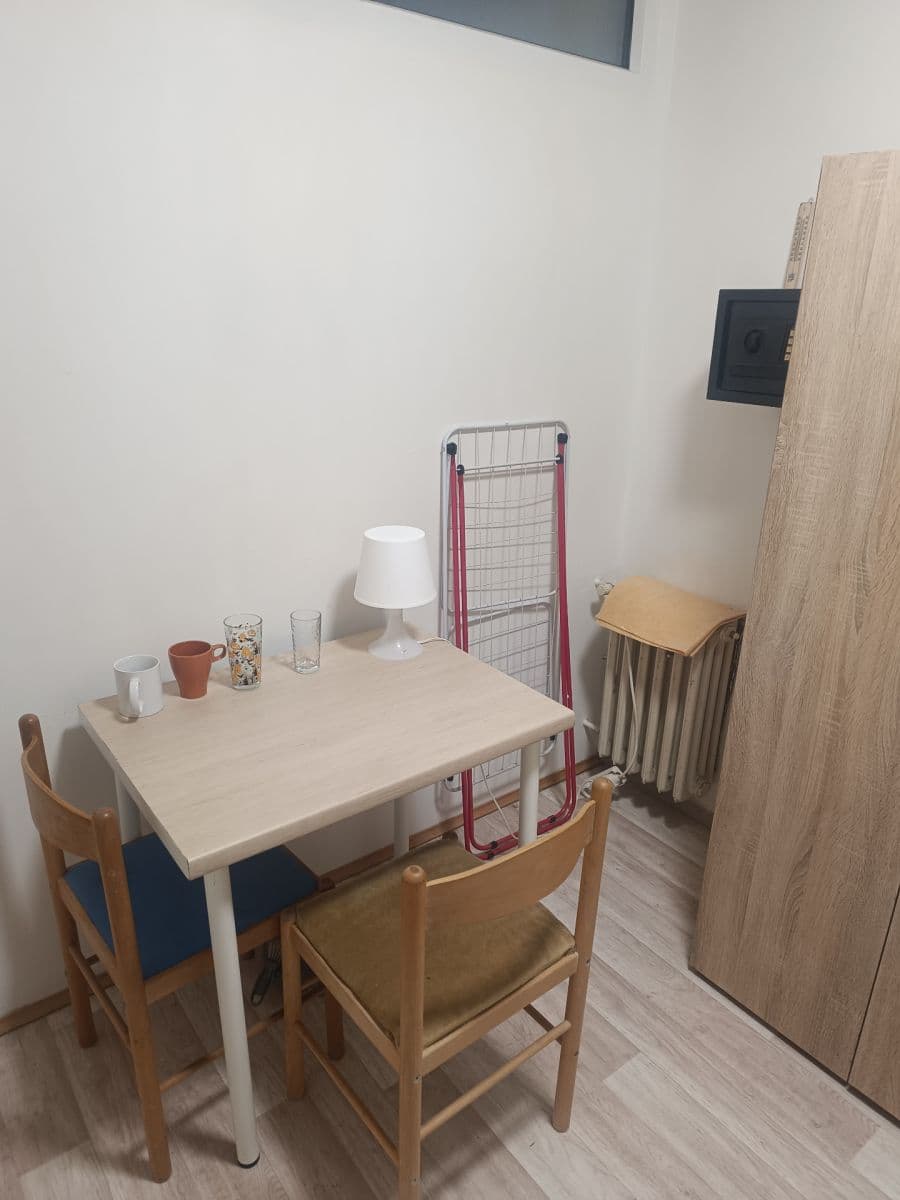Pronájem domu 16 m², pozemek 200 m², Kloboukova, Praha, Praha Pronájem domu 16 m², pozemek 200 m², Kloboukova, Praha, Praha