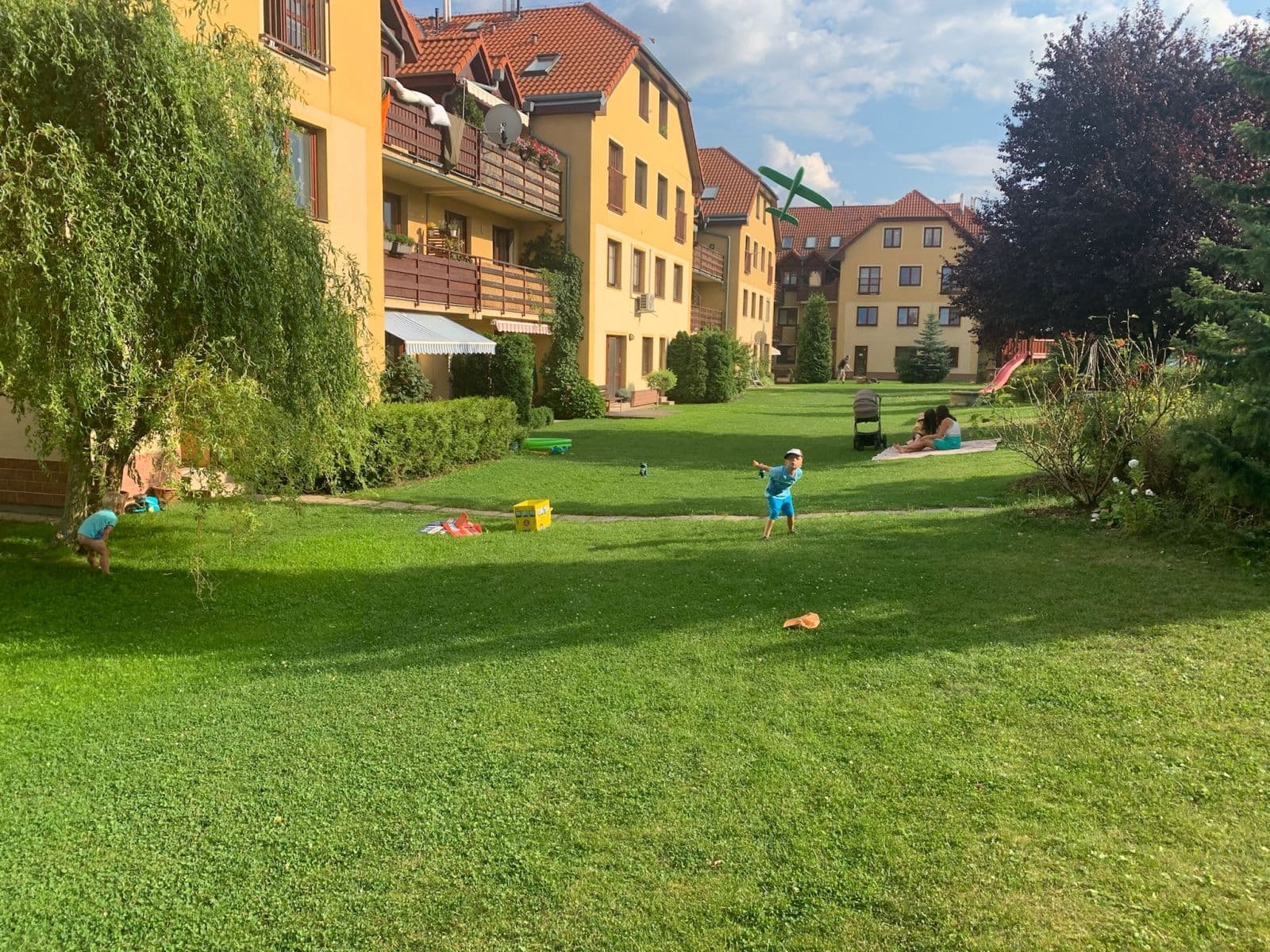 Pronájem bytu 2+kk 80 m², Mezi Domy, Jesenice, Středočeský kraj Pronájem bytu 2+kk 80 m², Mezi Domy, Jesenice, Středočeský kraj