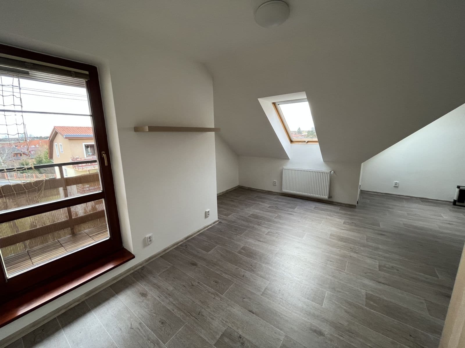 Pronájem bytu 2+kk 80 m², Mezi Domy, Jesenice, Středočeský kraj Pronájem bytu 2+kk 80 m², Mezi Domy, Jesenice, Středočeský kraj