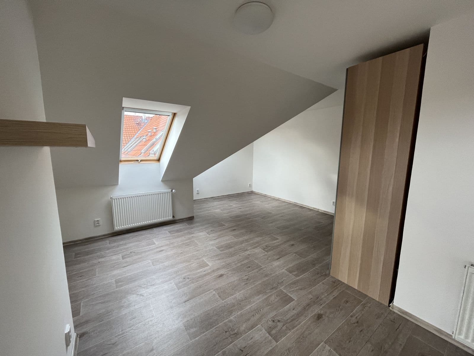 Pronájem bytu 2+kk 80 m², Mezi Domy, Jesenice, Středočeský kraj Pronájem bytu 2+kk 80 m², Mezi Domy, Jesenice, Středočeský kraj