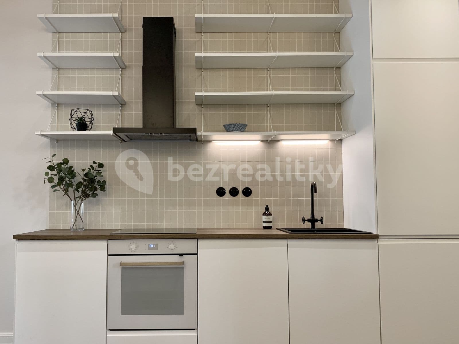 Pronájem bytu 2+kk 66 m², Štefánikova, Praha, Praha Pronájem bytu 2+kk 66 m², Štefánikova, Praha, Praha