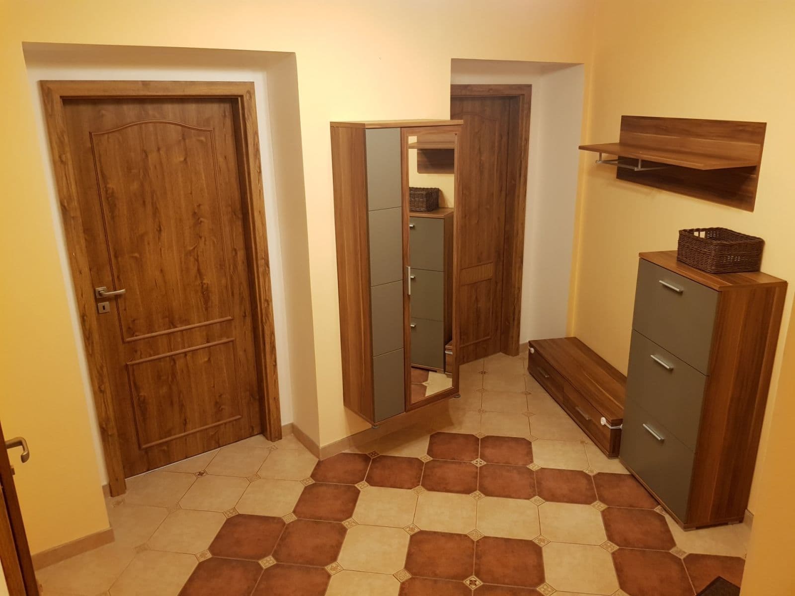 Prodej bytu 3+1 85 m², Moravská, Karlovy Vary, Karlovarský kraj Prodej bytu 3+1 85 m², Moravská, Karlovy Vary, Karlovarský kraj