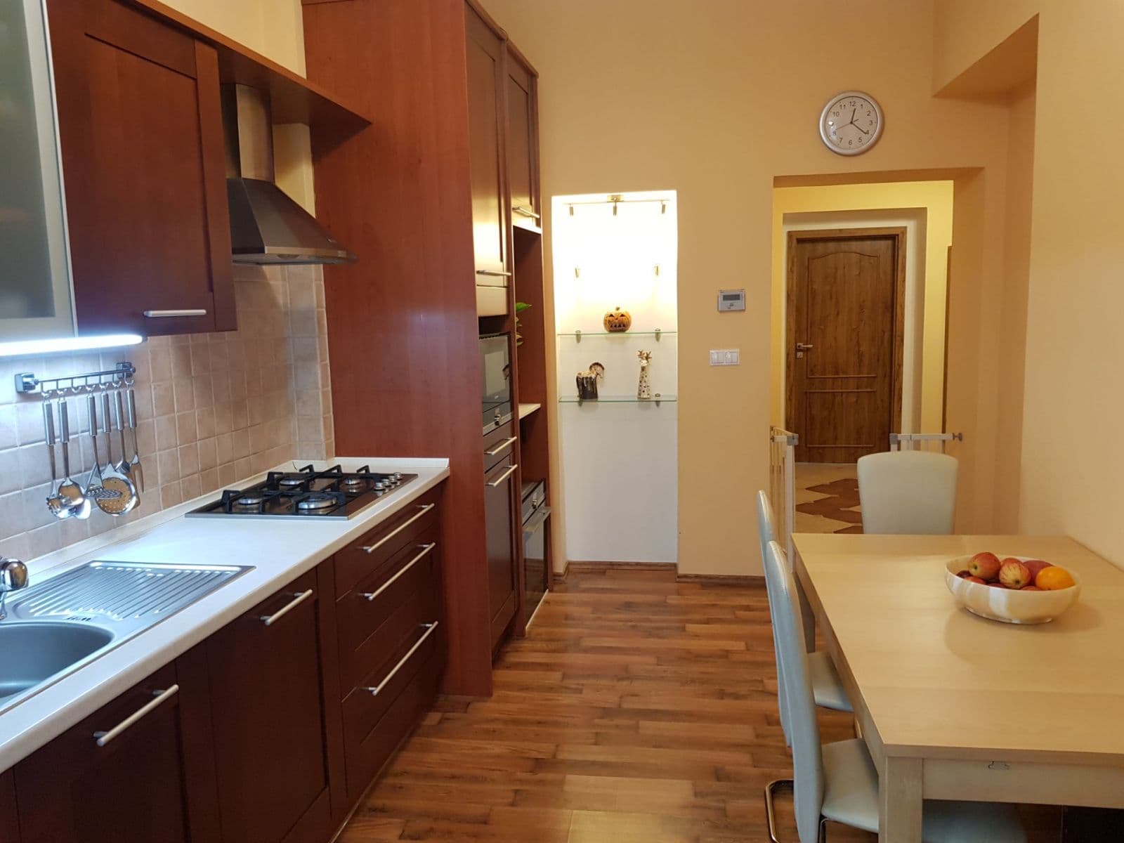 Prodej bytu 3+1 85 m², Moravská, Karlovy Vary, Karlovarský kraj Prodej bytu 3+1 85 m², Moravská, Karlovy Vary, Karlovarský kraj