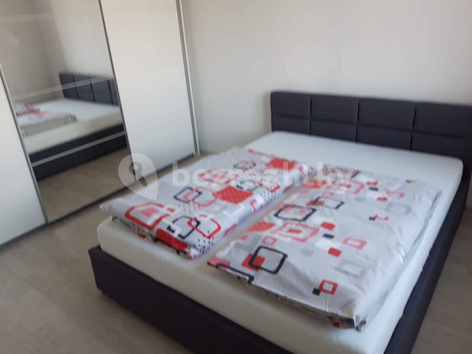 Pronájem bytu 2+1 56 m², Pod Lipami, Praha, Praha Pronájem bytu 2+1 56 m², Pod Lipami, Praha, Praha