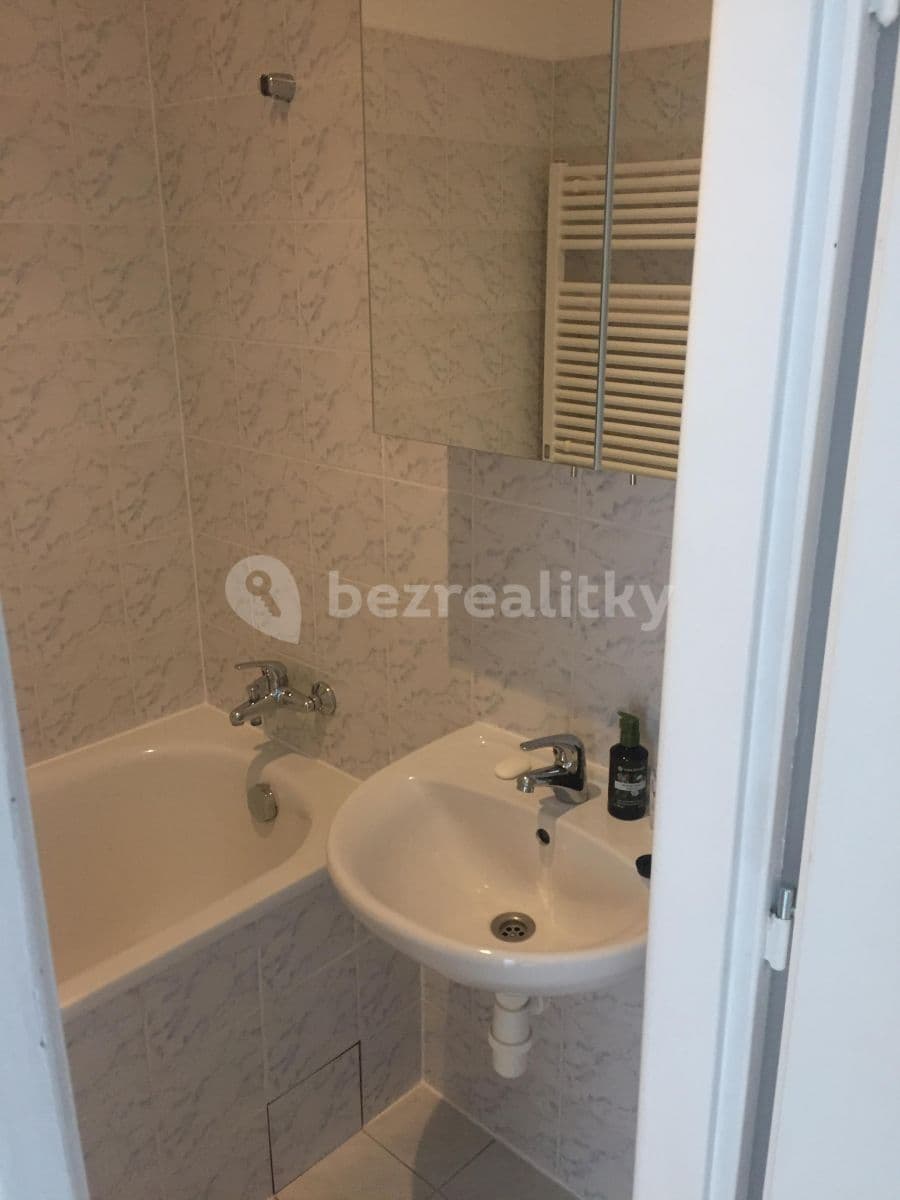 Pronájem bytu 2+1 56 m², Pod Lipami, Praha, Praha Pronájem bytu 2+1 56 m², Pod Lipami, Praha, Praha