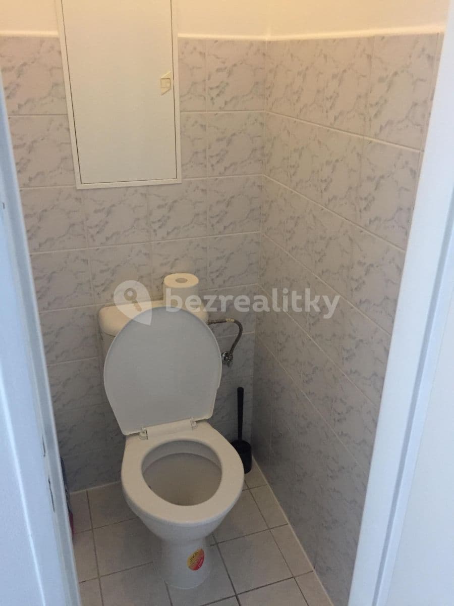 Pronájem bytu 2+1 56 m², Pod Lipami, Praha, Praha Pronájem bytu 2+1 56 m², Pod Lipami, Praha, Praha