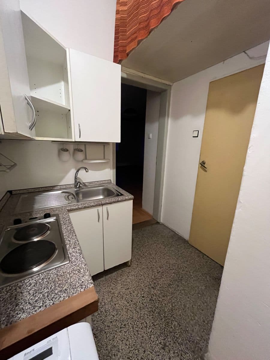 Pronájem bytu 1+1 30 m², Sobotecká, Praha, Praha Pronájem bytu 1+1 30 m², Sobotecká, Praha, Praha