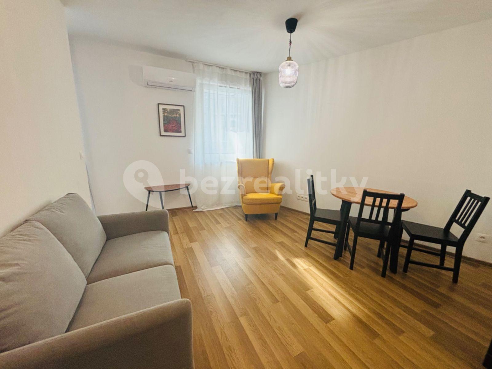 Pronájem bytu 2+1 45 m², Mickiewiczova, Bratislava - mestská časť Staré Mesto, Bratislavský kraj