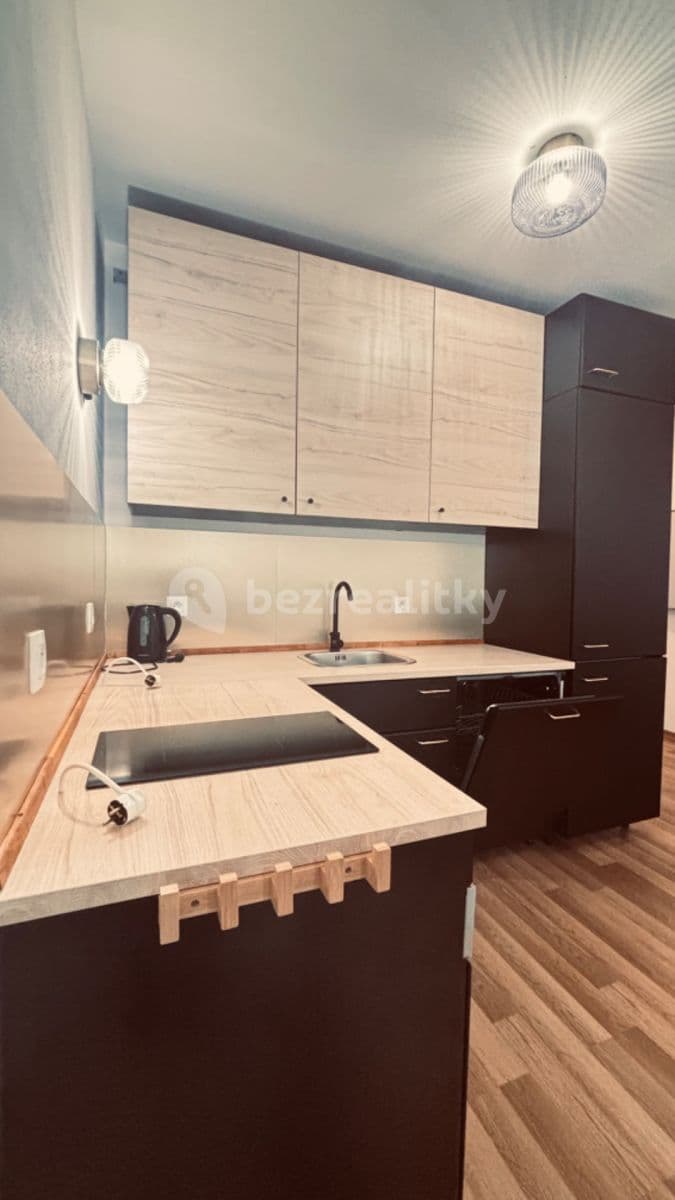 Pronájem bytu 2+1 45 m², Mickiewiczova, Bratislava - mestská časť Staré Mesto, Bratislavský kraj Pronájem bytu 2+1 45 m², Mickiewiczova, Bratislava - mestská časť Staré Mesto, Bratislavský kraj