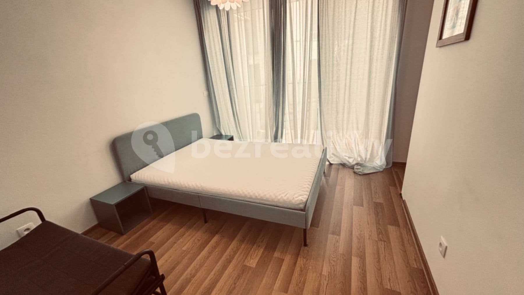 Pronájem bytu 2+1 45 m², Mickiewiczova, Bratislava - mestská časť Staré Mesto, Bratislavský kraj Pronájem bytu 2+1 45 m², Mickiewiczova, Bratislava - mestská časť Staré Mesto, Bratislavský kraj