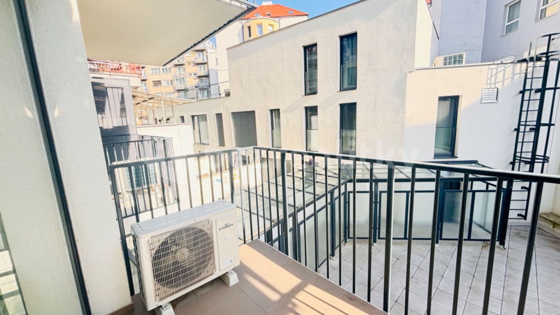 Pronájem bytu 2+1 45 m², Mickiewiczova, Bratislava - mestská časť Staré Mesto, Bratislavský kraj Pronájem bytu 2+1 45 m², Mickiewiczova, Bratislava - mestská časť Staré Mesto, Bratislavský kraj