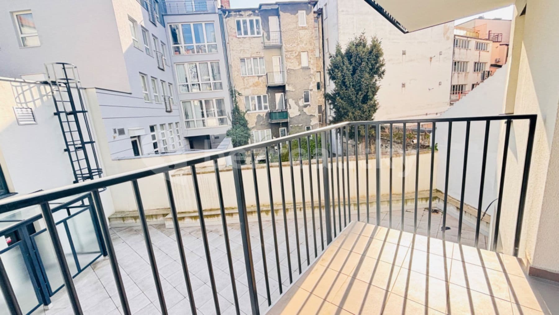 Pronájem bytu 2+1 45 m², Mickiewiczova, Bratislava - mestská časť Staré Mesto, Bratislavský kraj Pronájem bytu 2+1 45 m², Mickiewiczova, Bratislava - mestská časť Staré Mesto, Bratislavský kraj