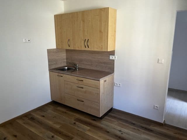 Pronájem bytu Garsoniéra 21 m², Bezručova, Mikulov, Jihomoravský kraj Pronájem bytu Garsoniéra 21 m², Bezručova, Mikulov, Jihomoravský kraj