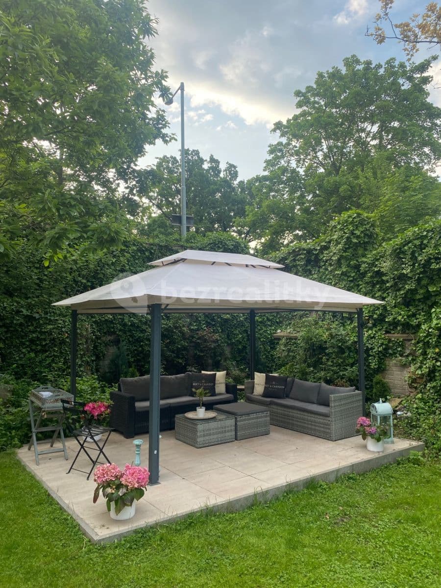 Pronájem bytu 2+kk 75 m², Pod Hájem, Praha, Praha Pronájem bytu 2+kk 75 m², Pod Hájem, Praha, Praha
