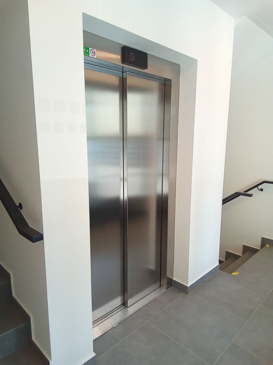 Pronájem bytu 2+kk 45 m², Karla Čapka, Unhošť, Středočeský kraj Pronájem bytu 2+kk 45 m², Karla Čapka, Unhošť, Středočeský kraj