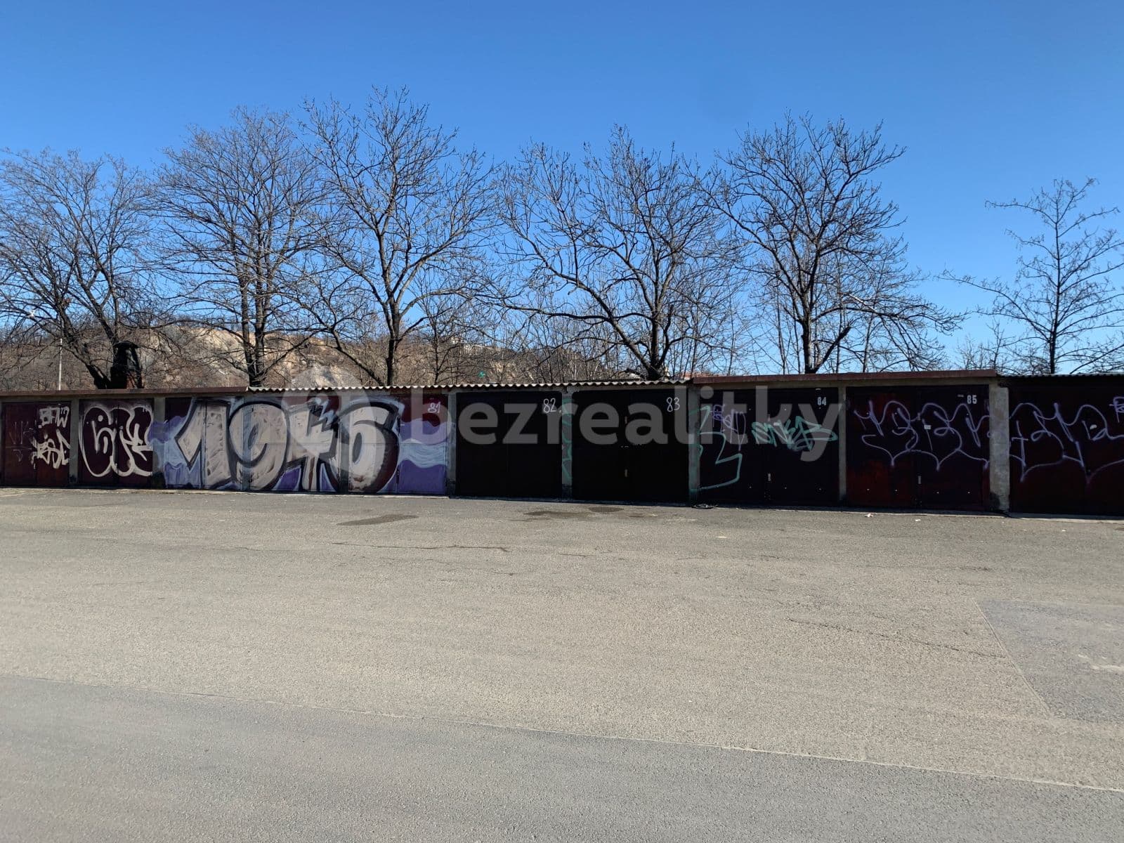 Pronájem garáže 15 m², Varhulíkové, Praha, Praha Pronájem garáže 15 m², Varhulíkové, Praha, Praha