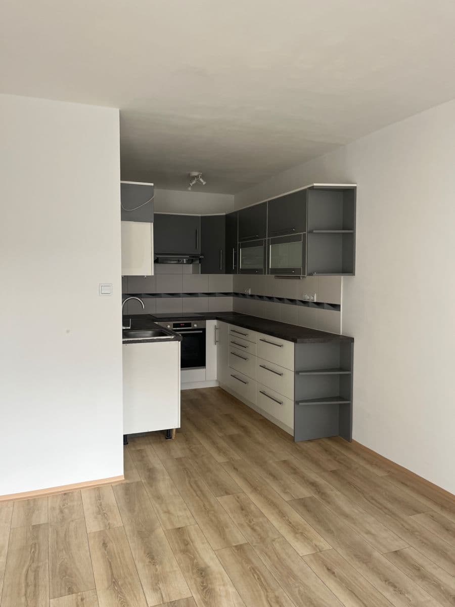 Pronájem bytu 2+kk 51 m², Pod Saharou, Libčice nad Vltavou, Středočeský kraj Pronájem bytu 2+kk 51 m², Pod Saharou, Libčice nad Vltavou, Středočeský kraj
