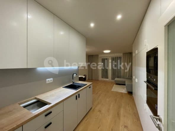 Pronájem bytu 1+kk 40 m², Buková, Jihlava, Kraj Vysočina Pronájem bytu 1+kk 40 m², Buková, Jihlava, Kraj Vysočina