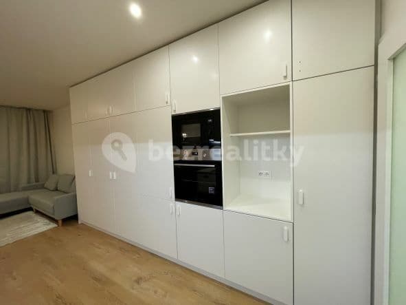 Pronájem bytu 1+kk 40 m², Buková, Jihlava, Kraj Vysočina Pronájem bytu 1+kk 40 m², Buková, Jihlava, Kraj Vysočina