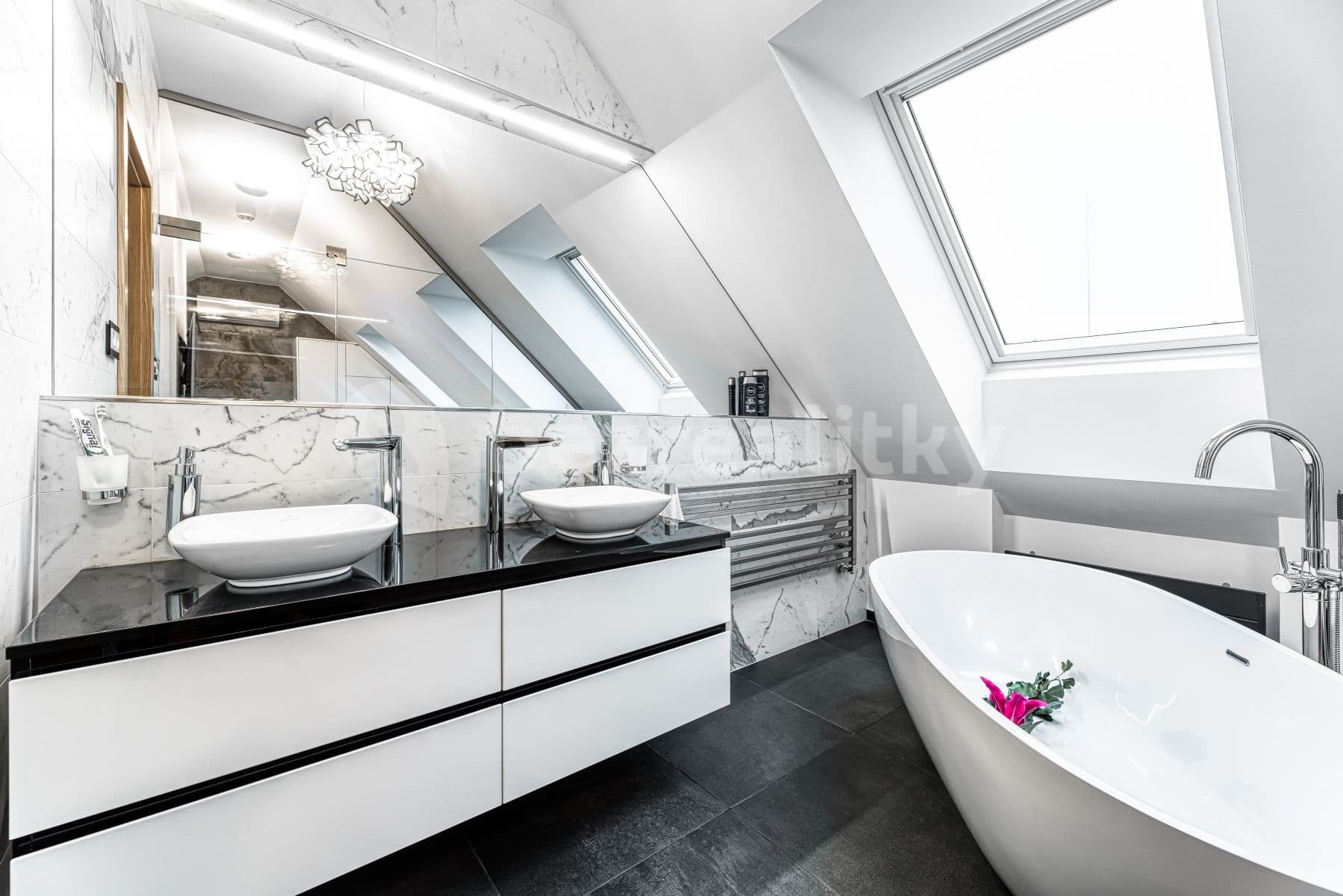 Pronájem bytu 2+kk 99 m², Francouzská, Praha, Praha Pronájem bytu 2+kk 99 m², Francouzská, Praha, Praha