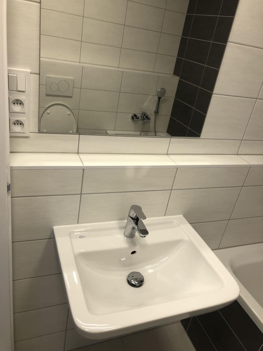 Pronájem bytu 1+kk 33 m², Za černým mostem, Praha, Praha Pronájem bytu 1+kk 33 m², Za černým mostem, Praha, Praha