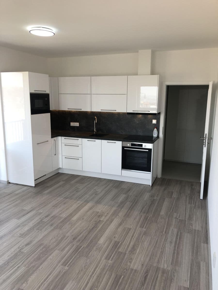Pronájem bytu 1+kk 33 m², Za černým mostem, Praha, Praha Pronájem bytu 1+kk 33 m², Za černým mostem, Praha, Praha