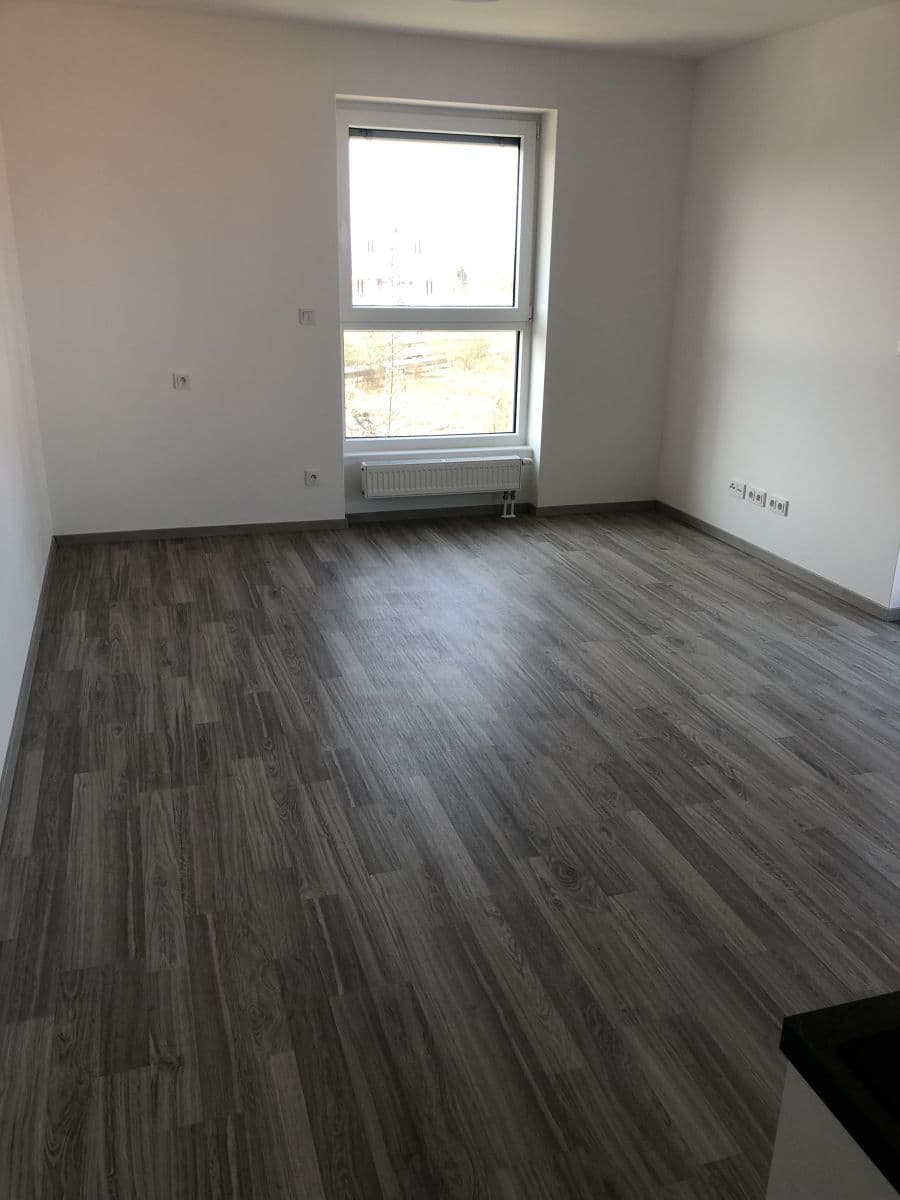 Pronájem bytu 1+kk 33 m², Za černým mostem, Praha, Praha Pronájem bytu 1+kk 33 m², Za černým mostem, Praha, Praha