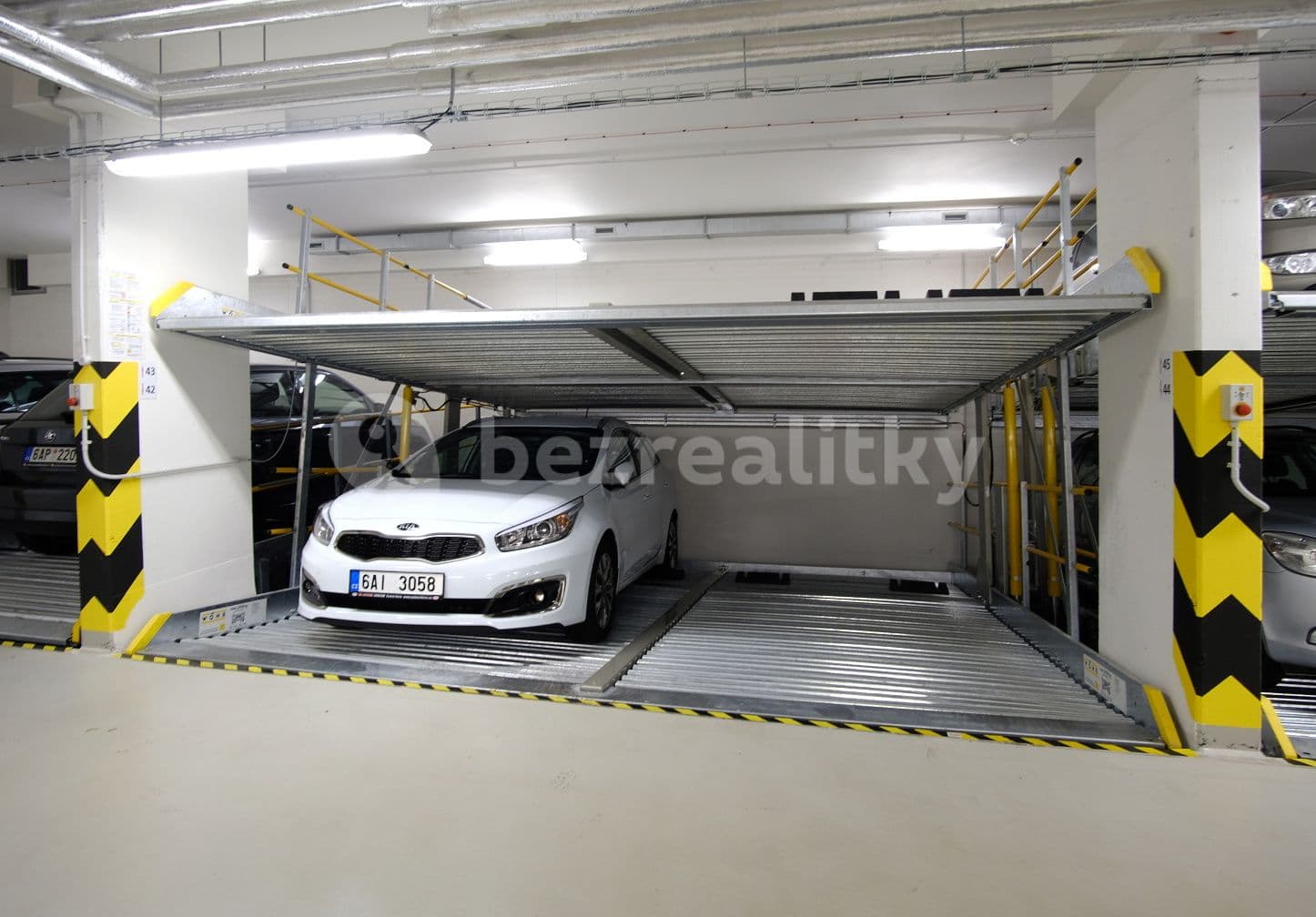 Pronájem bytu 1+kk 43 m², U Hranic, Praha, Praha Pronájem bytu 1+kk 43 m², U Hranic, Praha, Praha