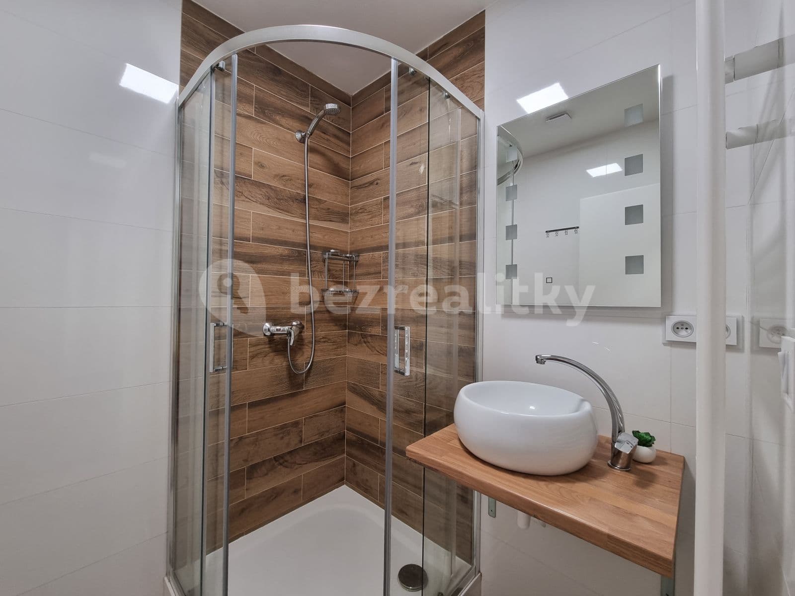 Pronájem bytu 2+kk 48 m², Bělohorská, Brno, Jihomoravský kraj Pronájem bytu 2+kk 48 m², Bělohorská, Brno, Jihomoravský kraj