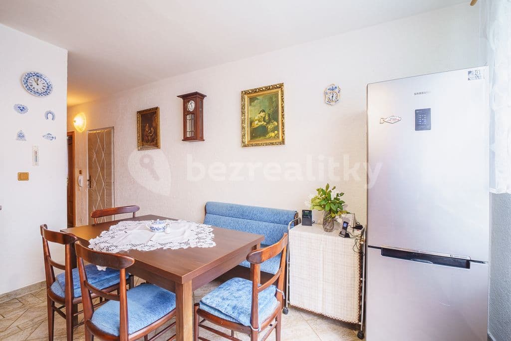 Pronájem bytu 2+1 60 m², Lesní, Cheb, Karlovarský kraj Pronájem bytu 2+1 60 m², Lesní, Cheb, Karlovarský kraj